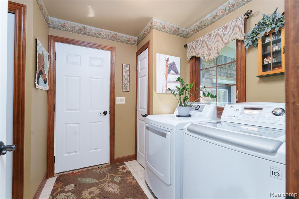 6209 North Raddatz Road Fowlerville, MI 48836 - Photo 11 of 41 Gallery Image 11