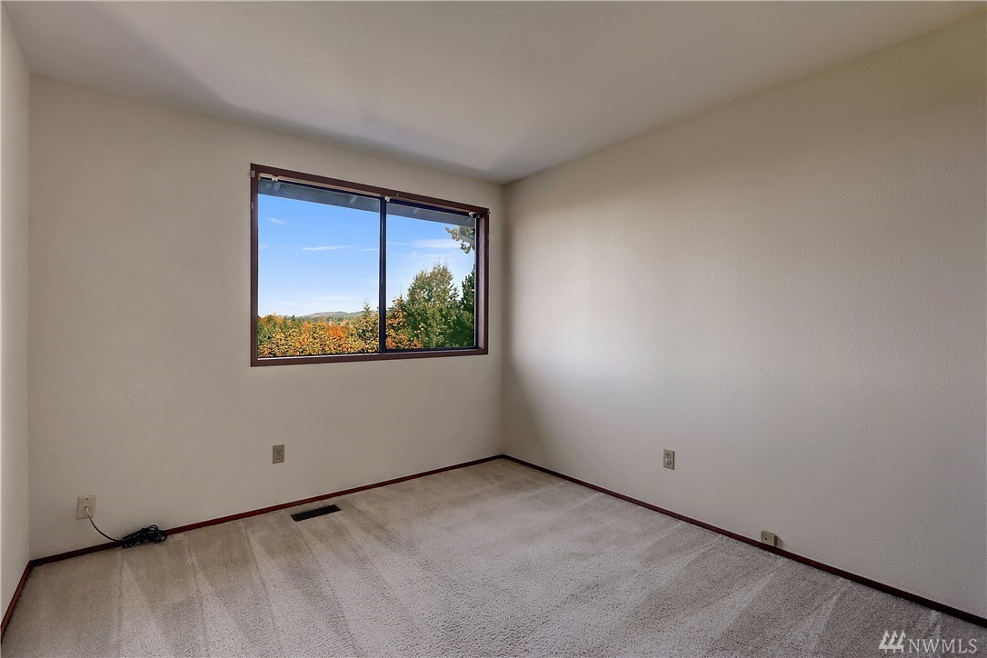 2438 Southeast 8th Place Renton, WA 98057 - Photo 20 of 25