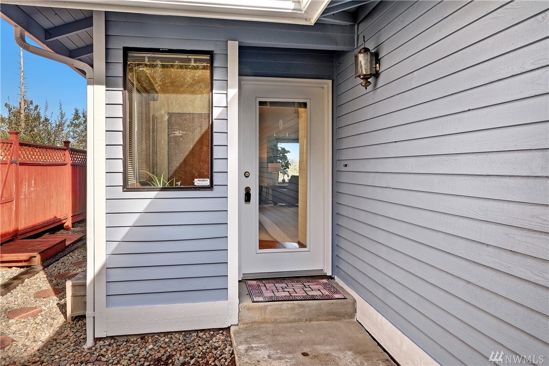 2438 Southeast 8th Place Renton, WA 98057 - Photo 3 of 25
