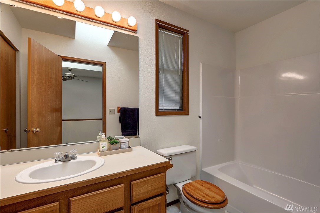 2438 Southeast 8th Place Renton, WA 98057 - Photo 21 of 25