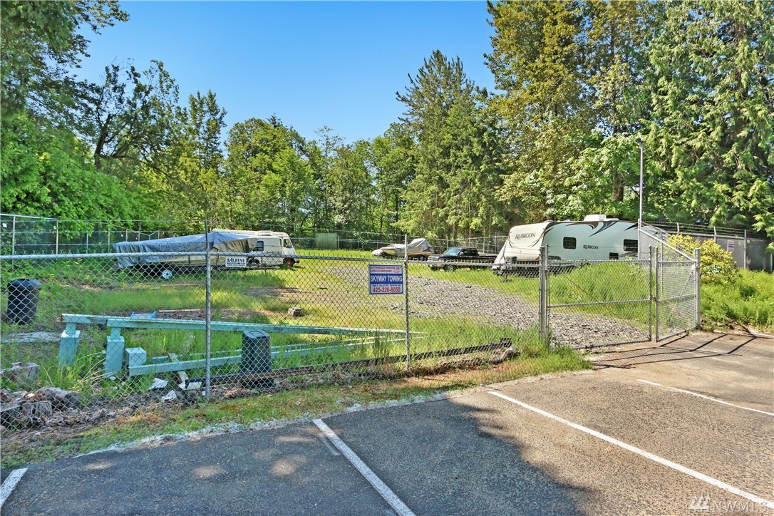 2438 Southeast 8th Place Renton, WA 98057 - Photo 25 of 25
