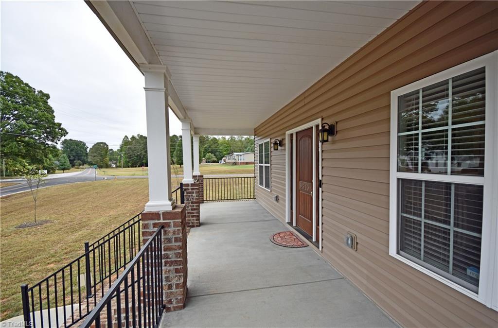 9510 Ellis Road Clemmons, NC 27012 - Photo 2 of 25