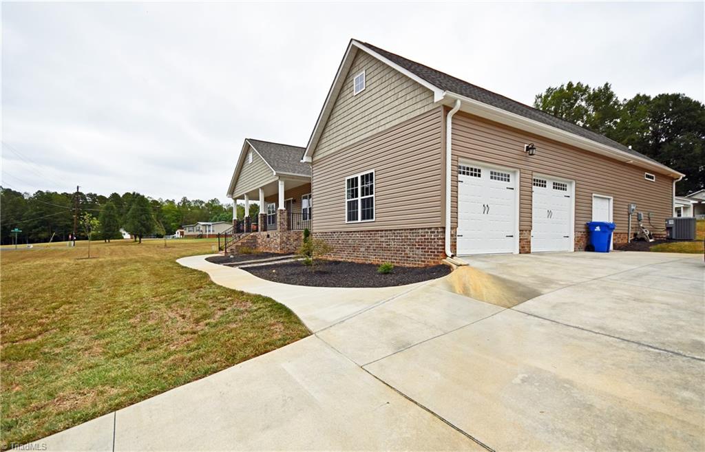 9510 Ellis Road Clemmons, NC 27012 - Photo 23 of 25