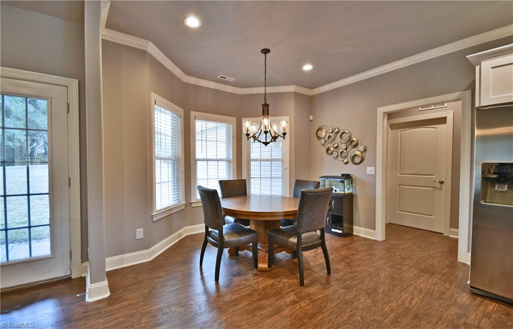 9510 Ellis Road Clemmons, NC 27012 - Photo 7 of 25 Breakfast Room