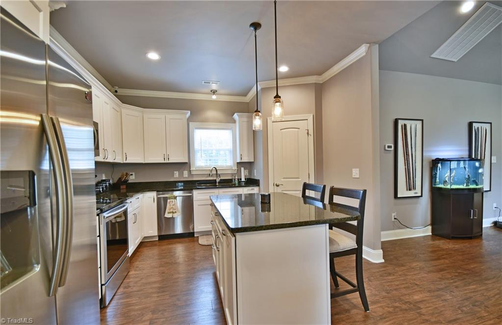 9510 Ellis Road Clemmons, NC 27012 - Photo 10 of 25 SS appliances