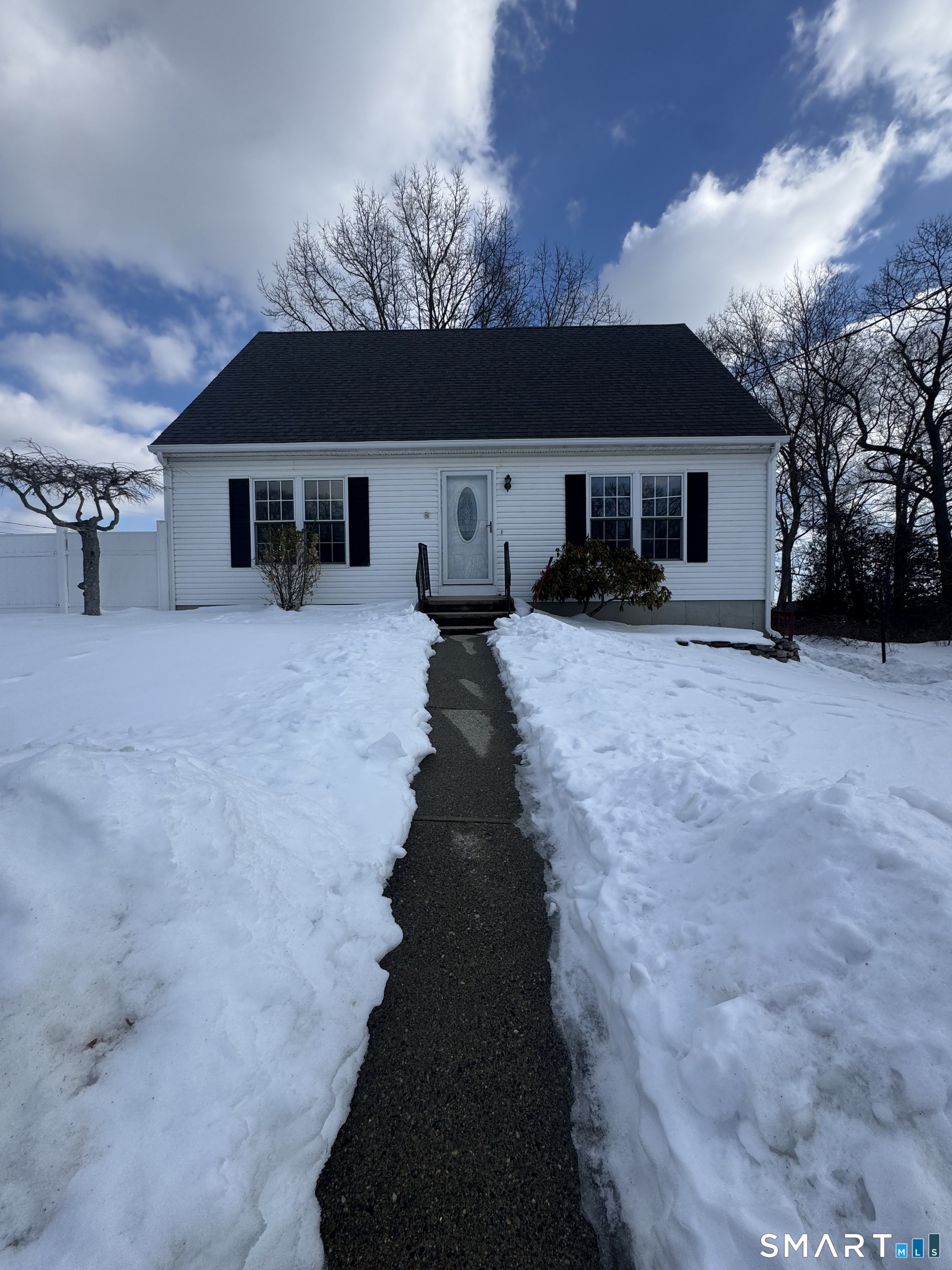 136 Blueberry Hill Road Groton, CT 06340 - Photo 2 of 26