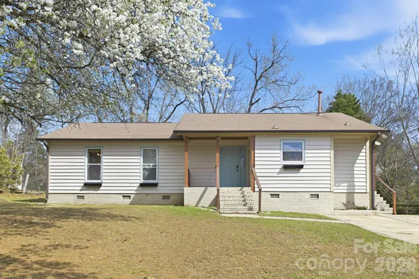 $389,800 | 501 Vista Grande Circle, Charlotte, NC 28226