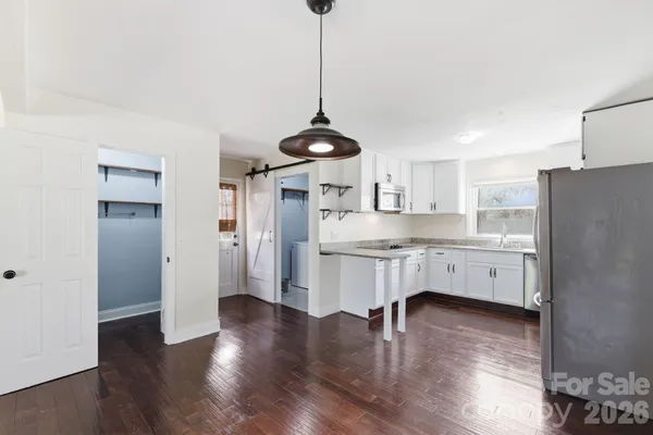 $389,800 | 501 Vista Grande Circle, Charlotte, NC 28226
