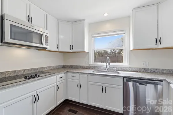 $389,800 | 501 Vista Grande Circle, Charlotte, NC 28226