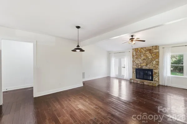 $389,800 | 501 Vista Grande Circle, Charlotte, NC 28226