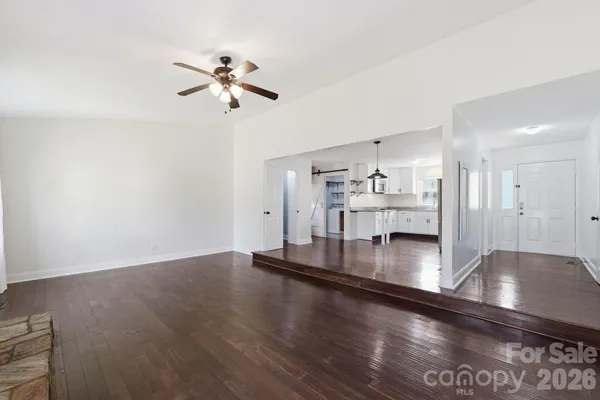 $389,800 | 501 Vista Grande Circle, Charlotte, NC 28226