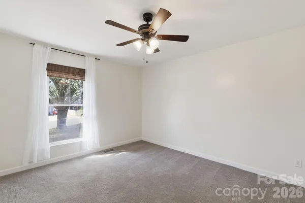 $389,800 | 501 Vista Grande Circle, Charlotte, NC 28226