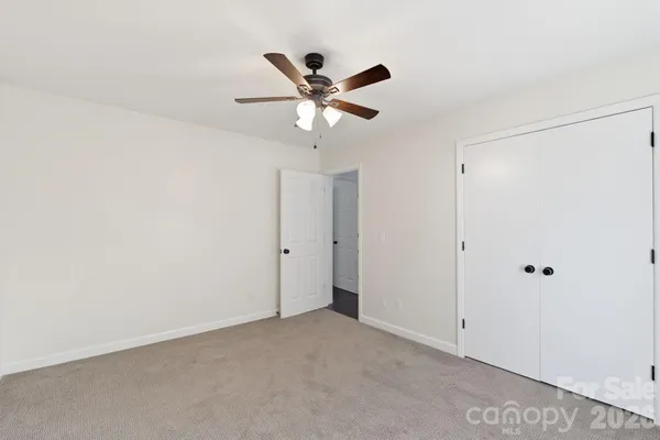 $389,800 | 501 Vista Grande Circle, Charlotte, NC 28226