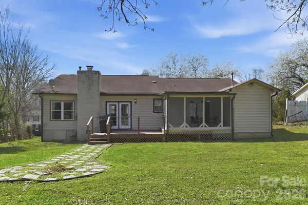 $389,800 | 501 Vista Grande Circle, Charlotte, NC 28226