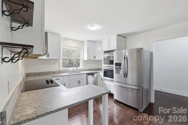 $389,800 | 501 Vista Grande Circle, Charlotte, NC 28226