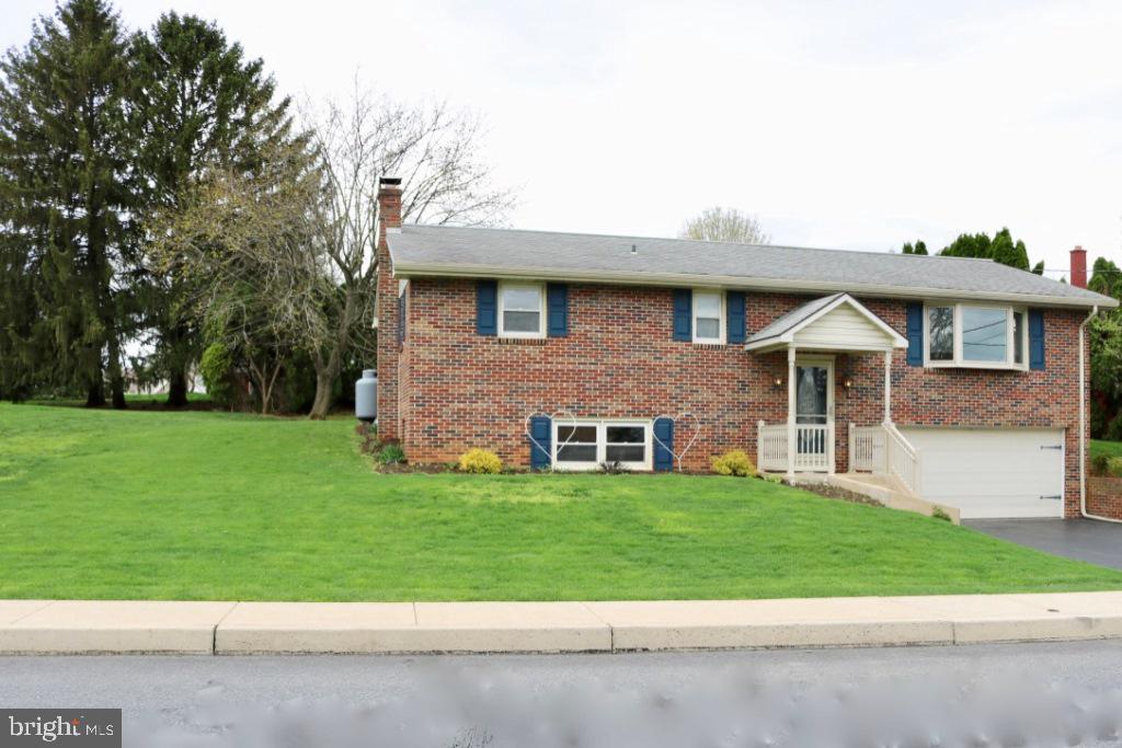 30 Miller Road Akron, PA 17501 - Photo 2 of 36