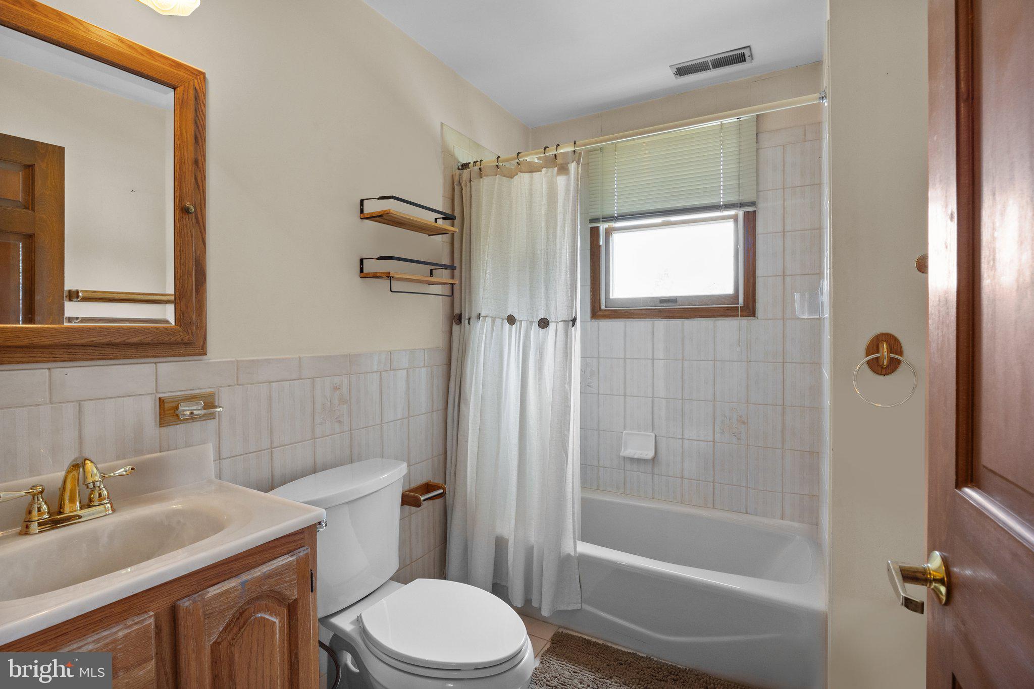 10 Jump Hill Road Levittown, PA 19056 - Photo 20 of 26 Full Bath on 2nd Floor
