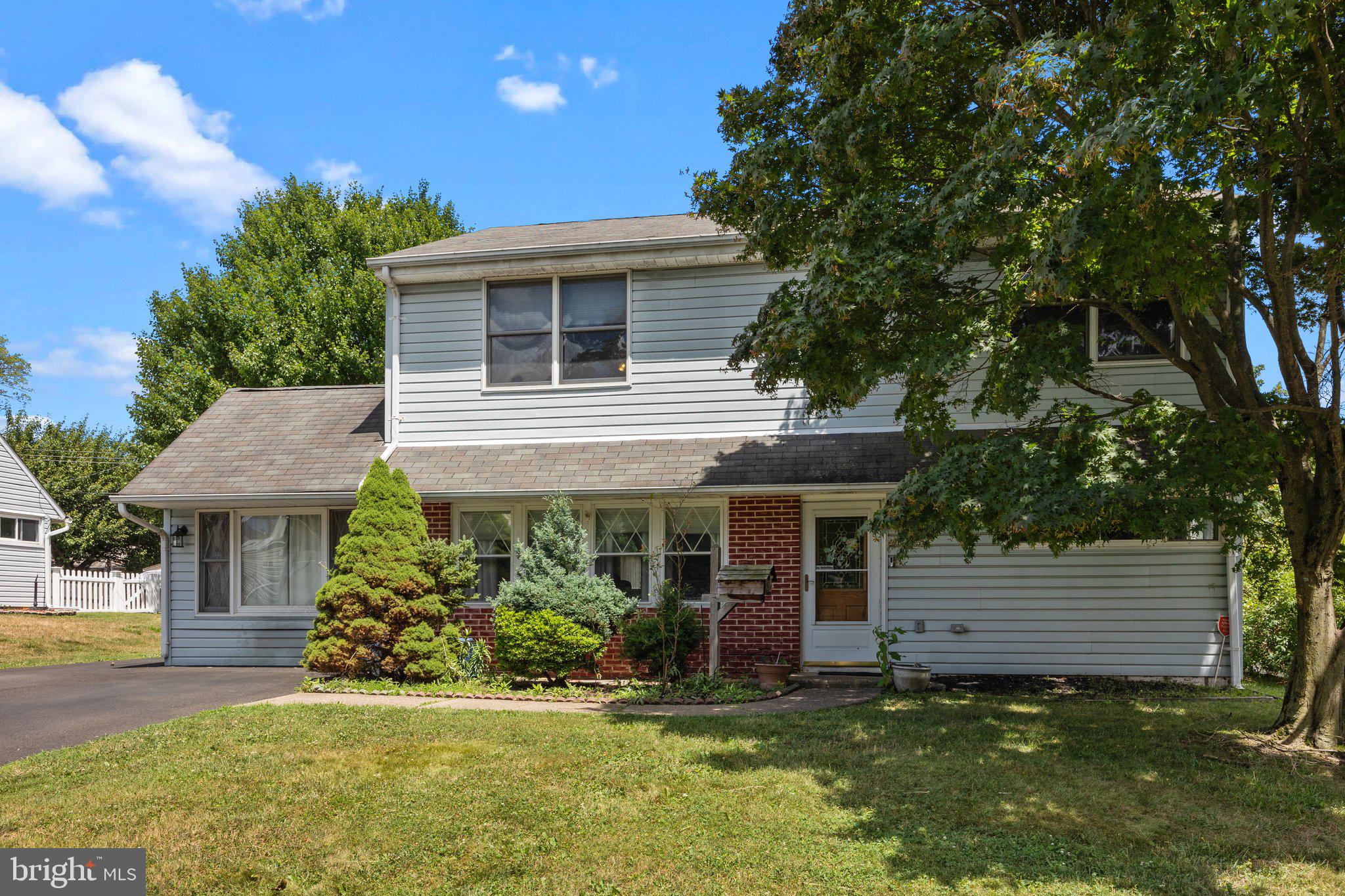 10 Jump Hill Road Levittown, PA 19056 - Photo 2 of 26 Exterior Front