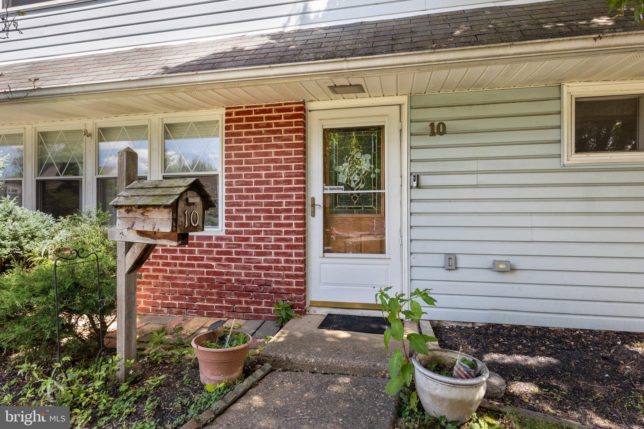 10 Jump Hill Road Levittown, PA 19056 - Photo 3 of 26 Front Entry