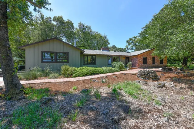 $2,995,000 | 2120 Grove Street, Sonoma, CA 95476