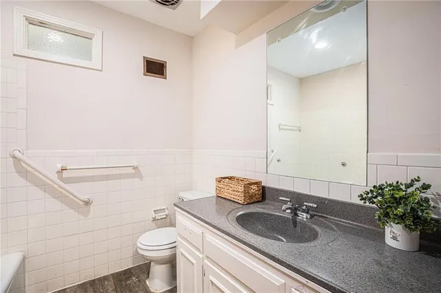 $289,900 | 10518 Mersington Avenue, Kansas City, MO 64137