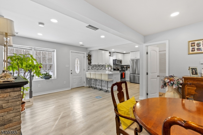 130 Flocktown Road Long Valley, NJ 07853 - Photo 2 of 32