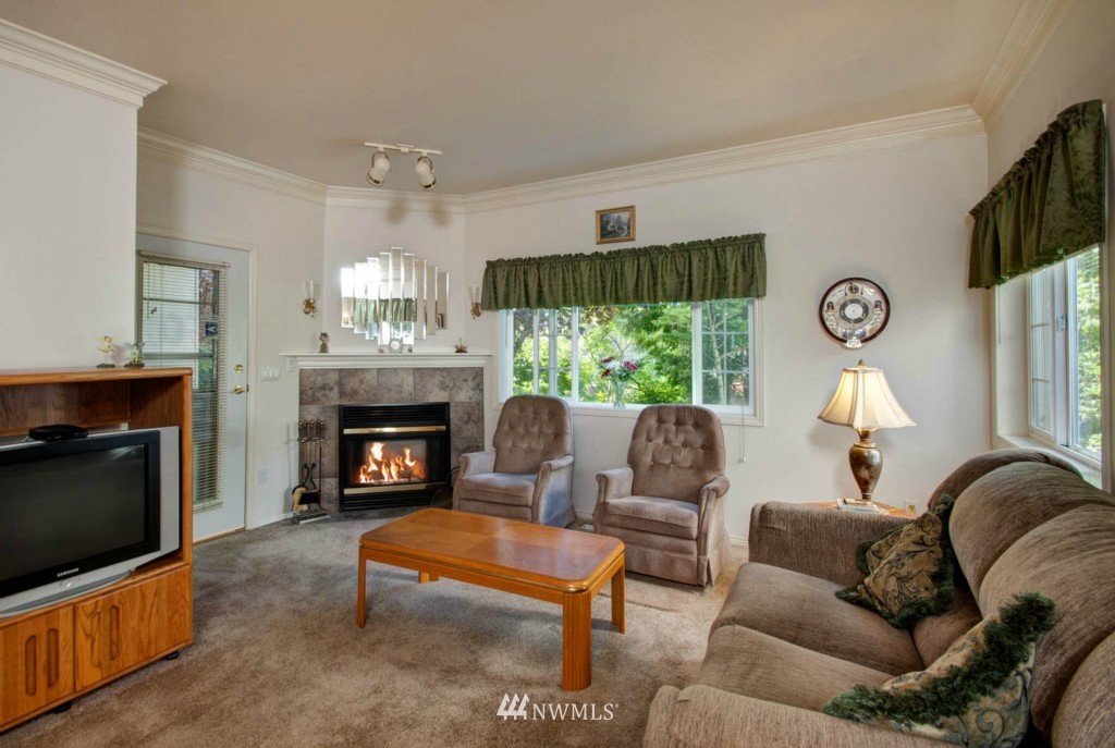 563 West Kellogg Road Bellingham, WA 98226 - Photo 3 of 13 Gallery Image 3