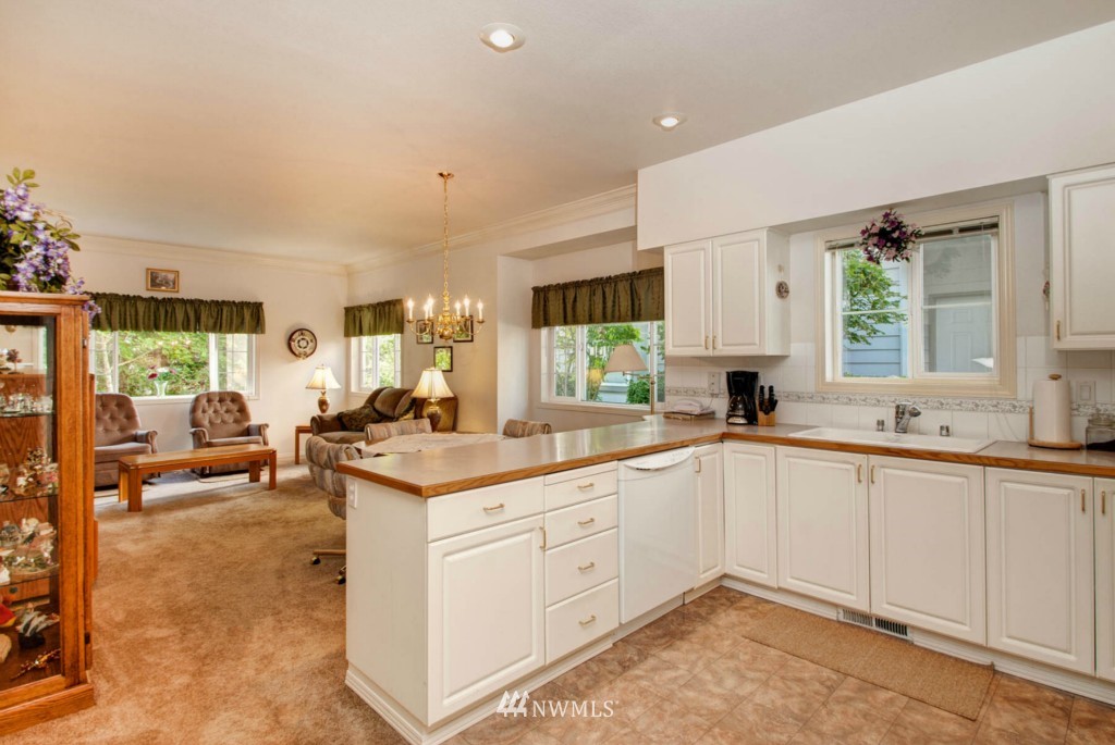 563 West Kellogg Road Bellingham, WA 98226 - Photo 5 of 13 Gallery Image 5