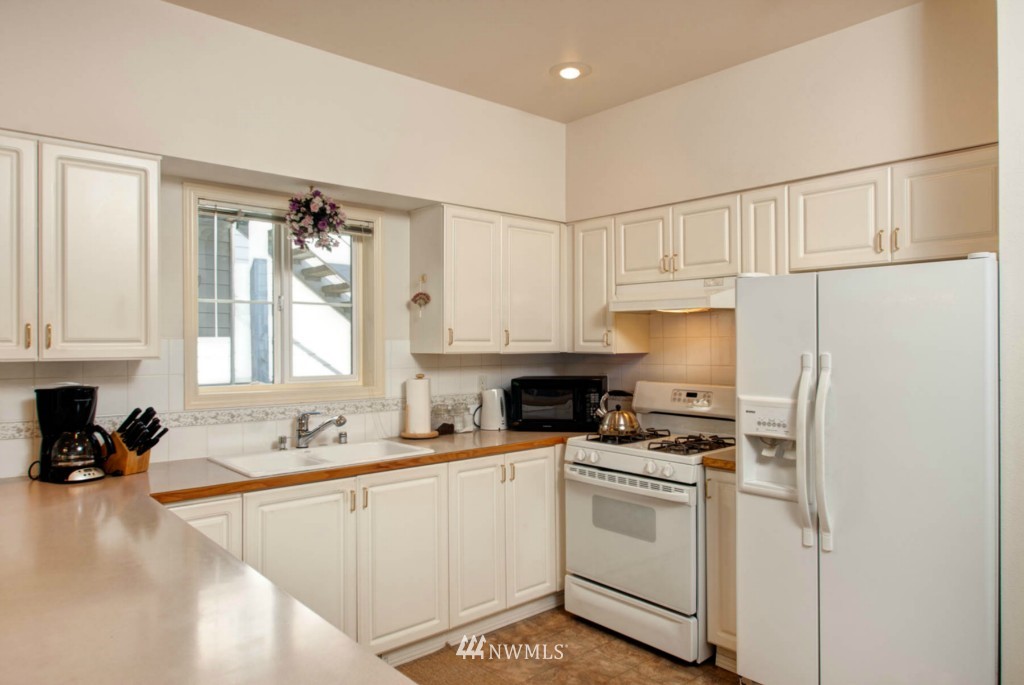 563 West Kellogg Road Bellingham, WA 98226 - Photo 6 of 13 Gallery Image 6