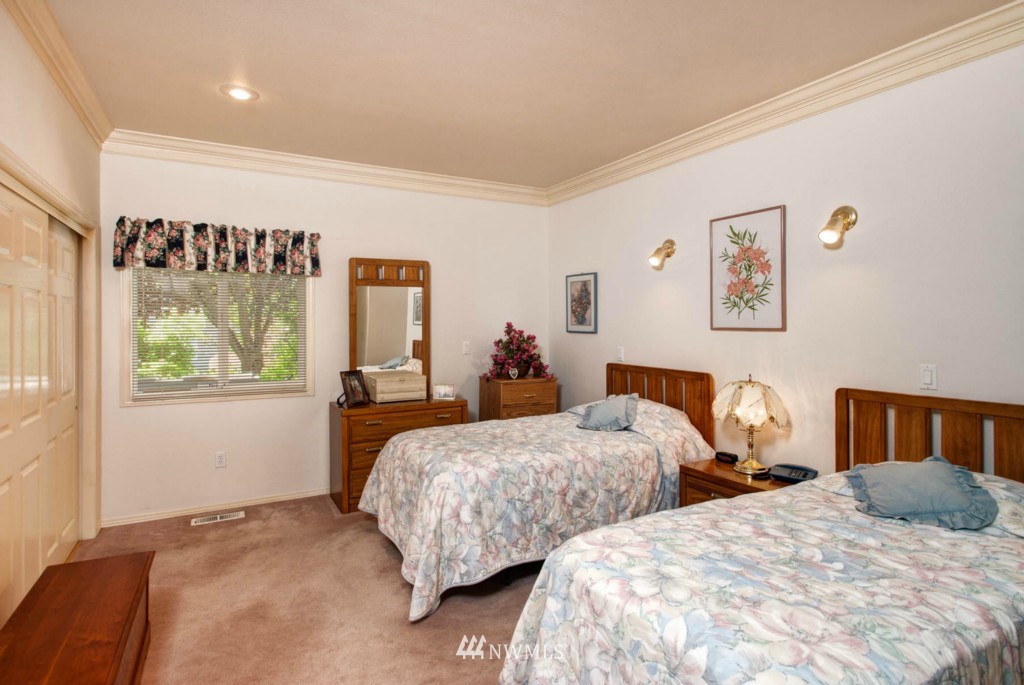 563 West Kellogg Road Bellingham, WA 98226 - Photo 7 of 13 Gallery Image 7