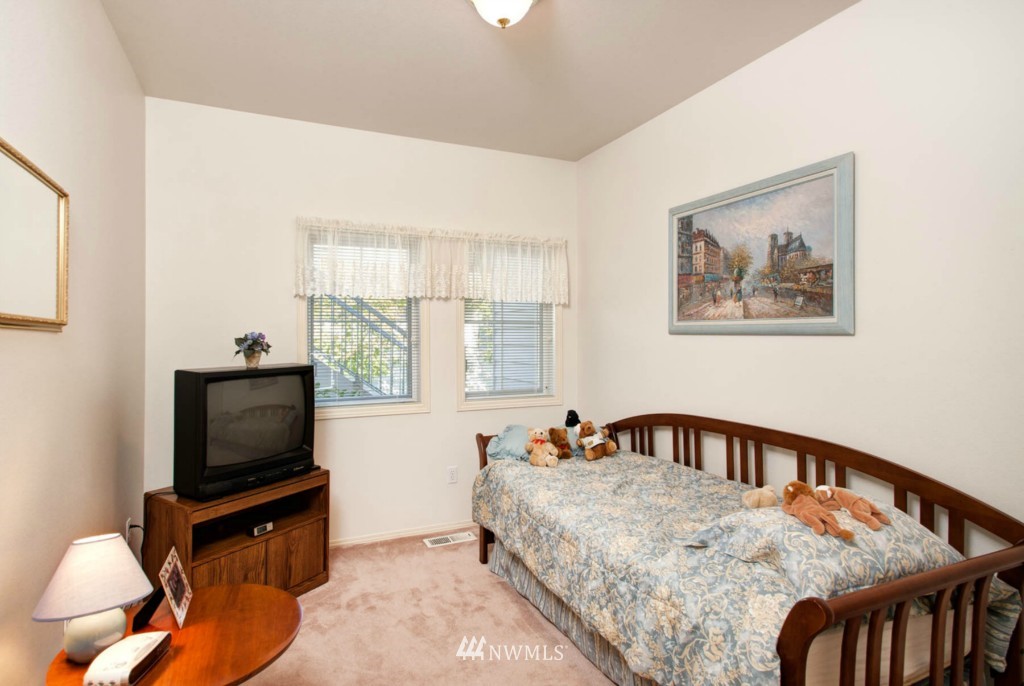 563 West Kellogg Road Bellingham, WA 98226 - Photo 9 of 13 Gallery Image 9