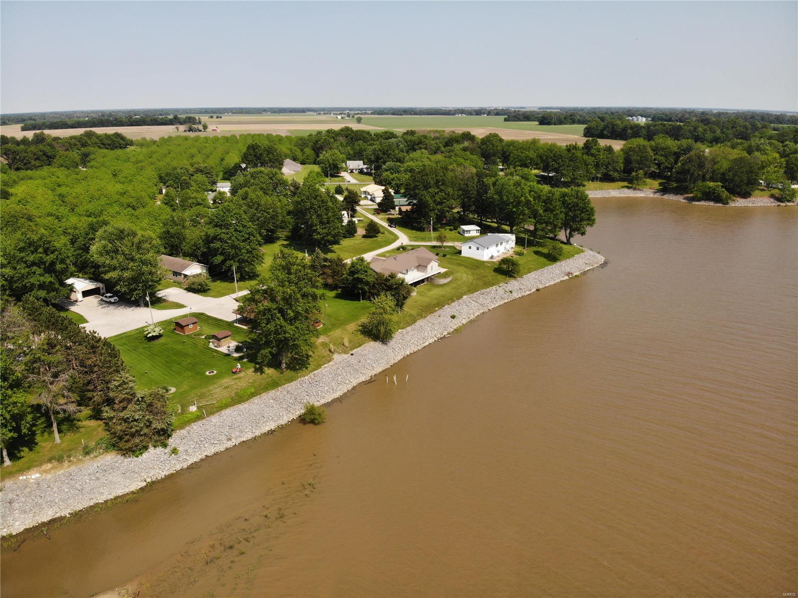 25320 Lyons Road Carlyle, IL 62231 - Photo 7 of 39
