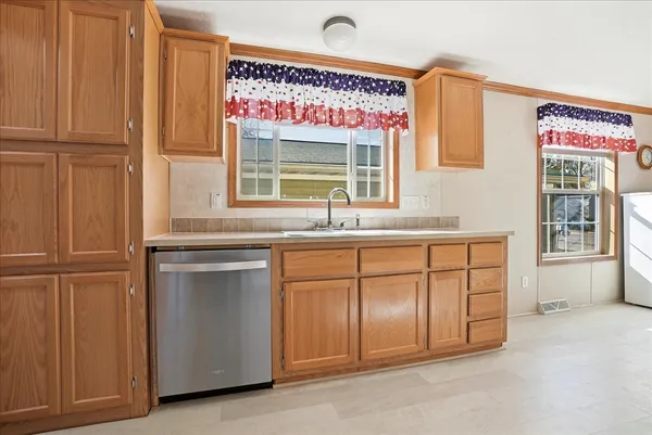 $75,000 | 233 Avenue E Street, Bloomington, IL 61704