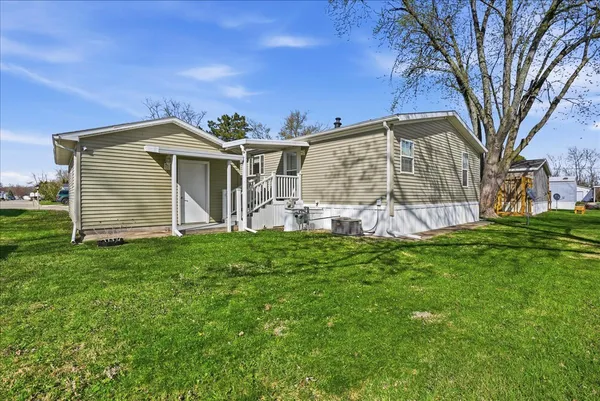 $75,000 | 233 Avenue E Street, Bloomington, IL 61704