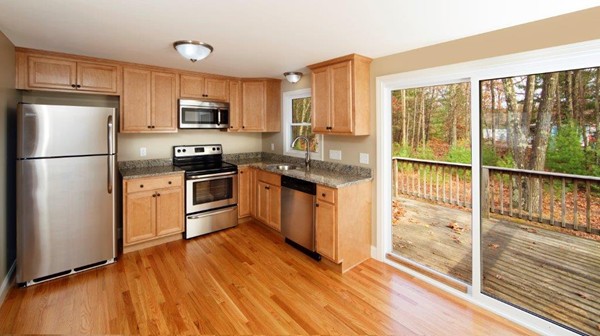 37 R Derryfield Road, Unit R Derry, NH 03038 - Photo 2 of 11