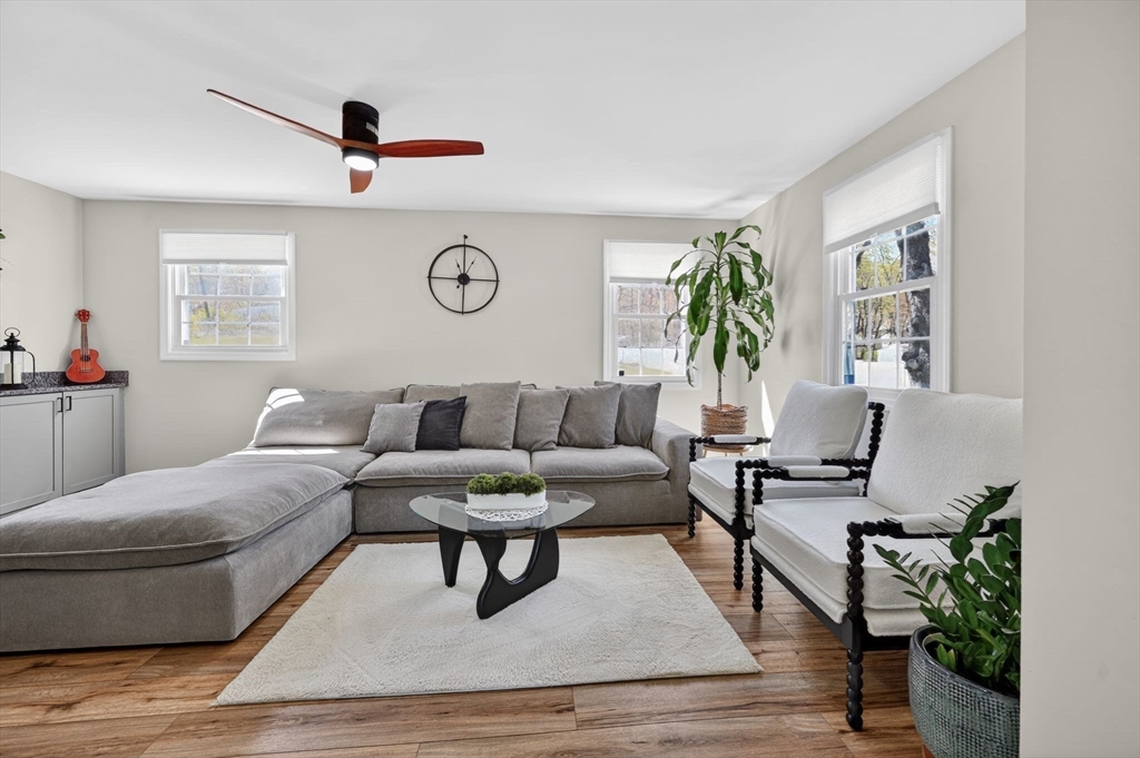 52 Stagecoach Road Amherst, MA 01002 - Photo 5 of 28 Gallery Image 5
