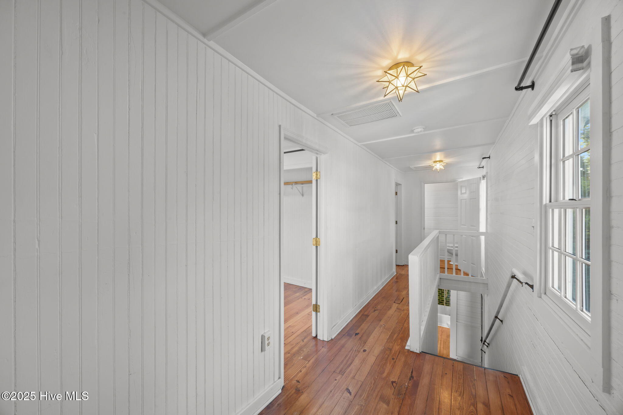 711 Queen Street New Bern, NC 28560 - Photo 11 of 28 Beadboard Adds Interest Throughout