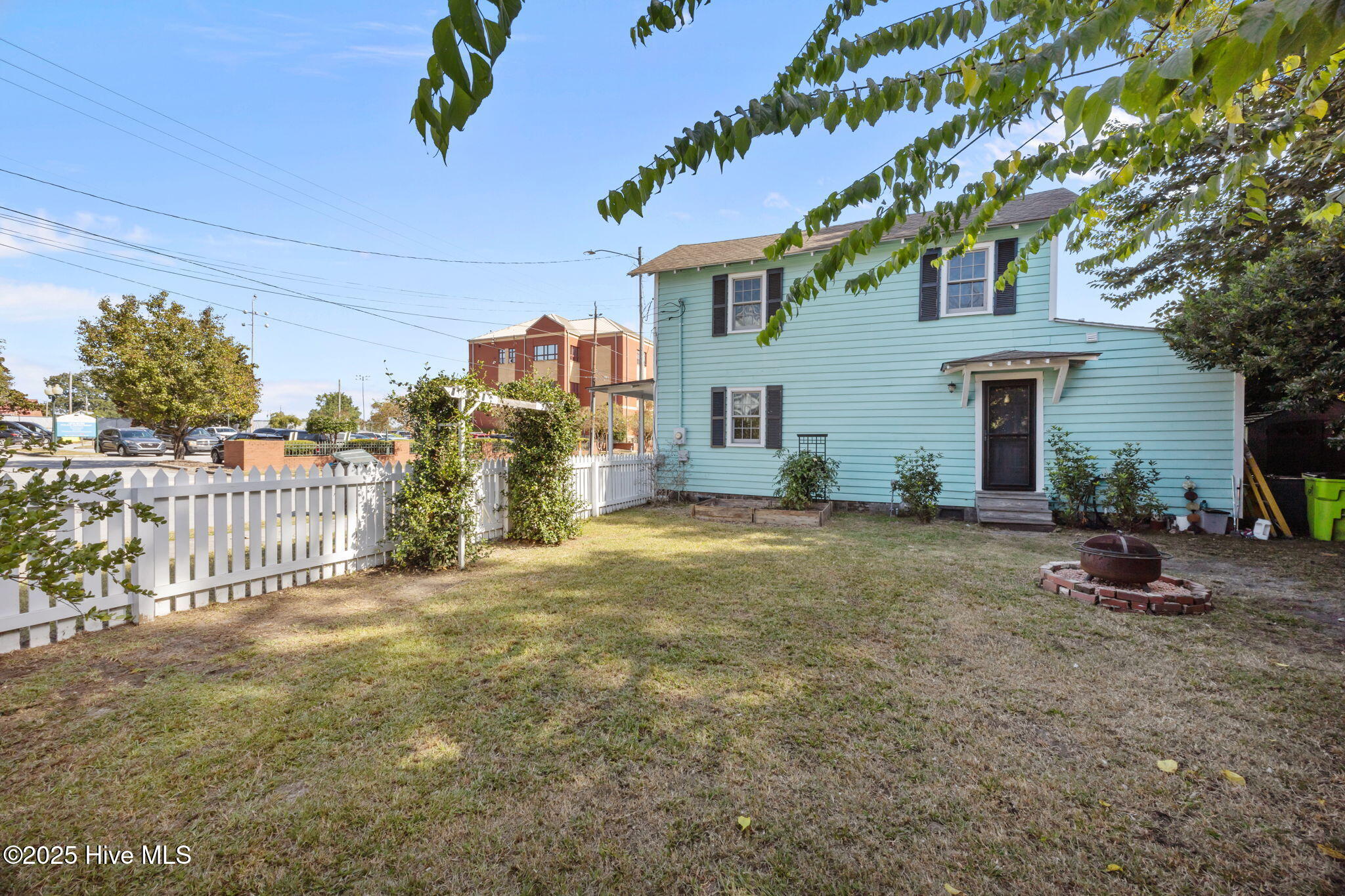 711 Queen Street New Bern, NC 28560 - Photo 19 of 28 Huge Yard