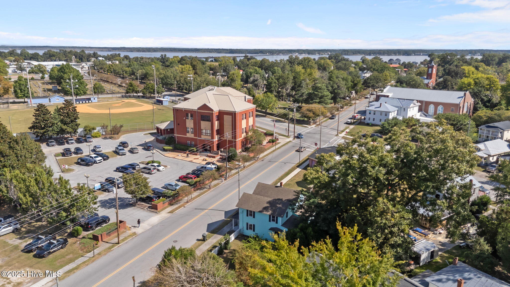 711 Queen Street New Bern, NC 28560 - Photo 28 of 28 Drone View 2