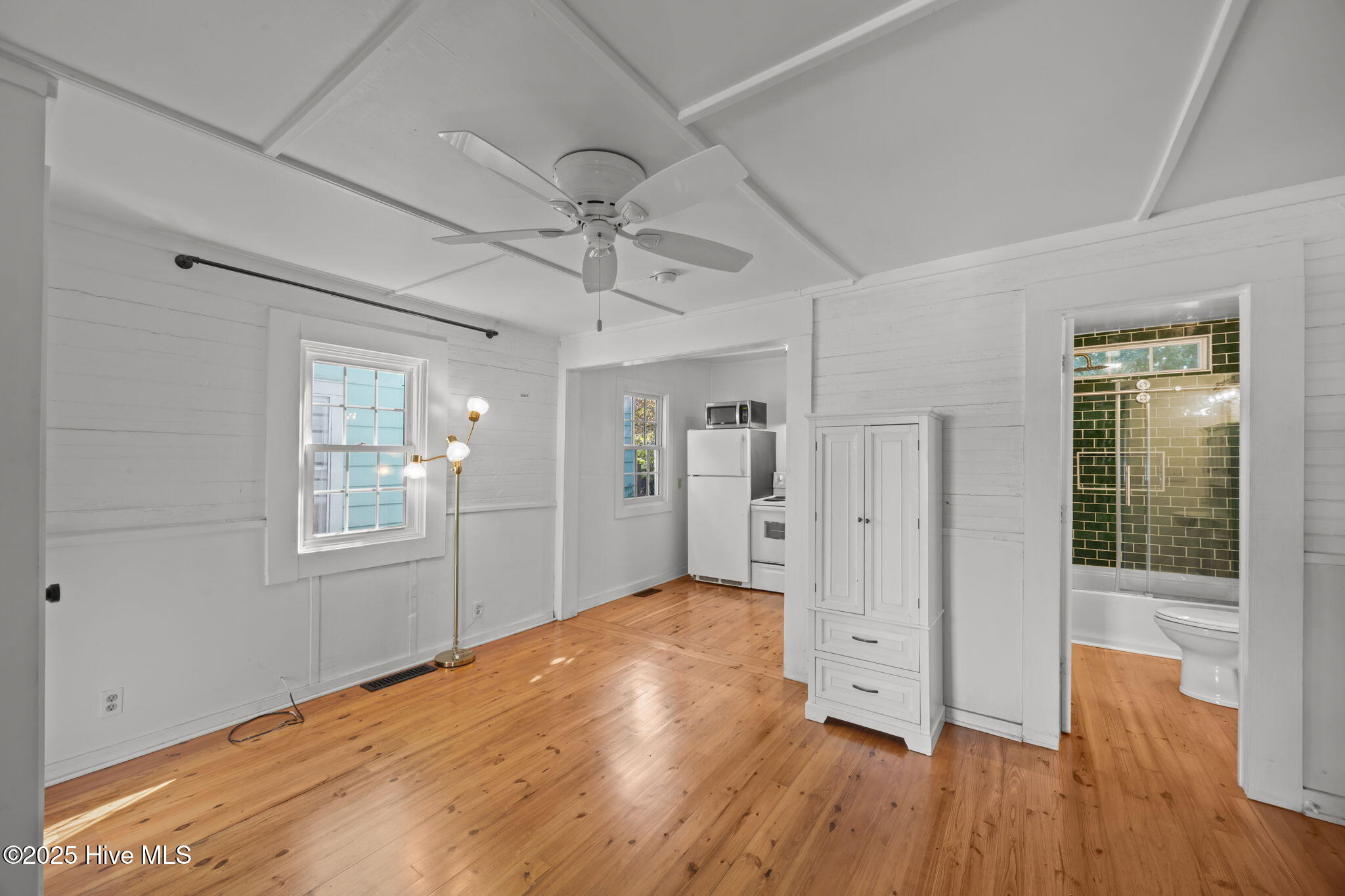 711 Queen Street New Bern, NC 28560 - Photo 4 of 28 Gorgeous Hardwood Floors