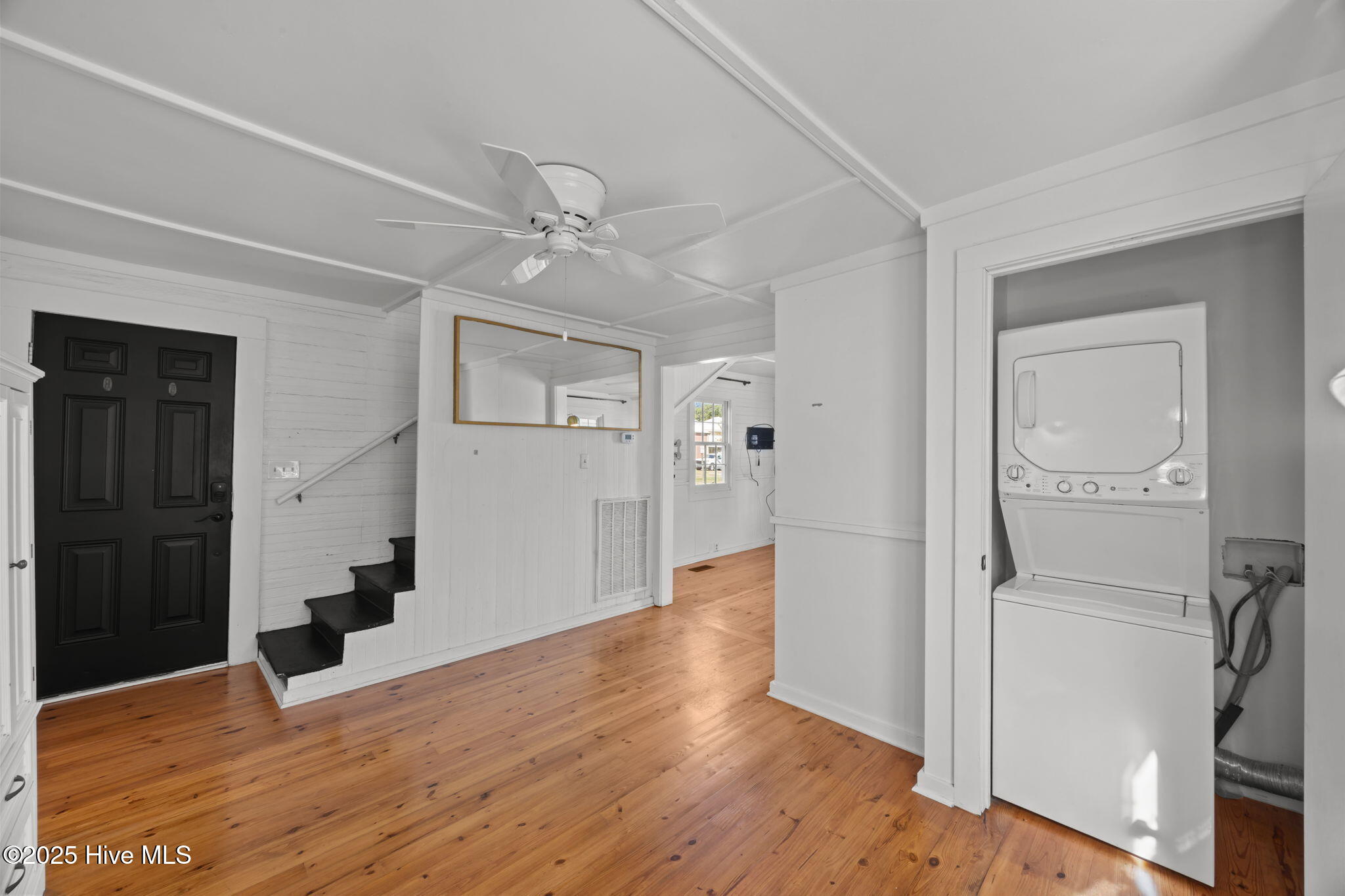 711 Queen Street New Bern, NC 28560 - Photo 8 of 28 Designated Laundry