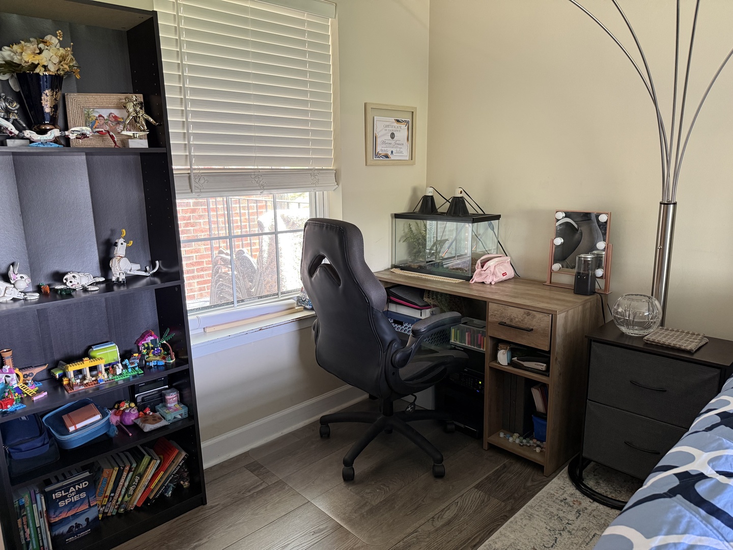 740 Weidner Road, Unit 206 Buffalo Grove, IL 60089 - Photo 11 of 24 a view of a workspace with furniture and toys