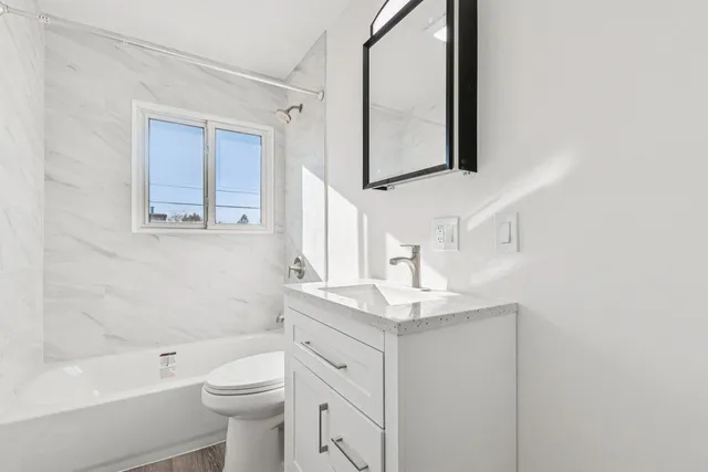 $280,000 | 2413 Country Lane, McHenry, IL 60051