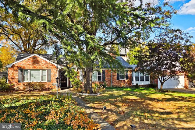 $1,395,000 | 1233 23rd Street South, Arlington, VA 22202