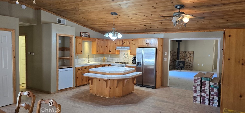 3020 Lebec Oaks Road Lebec, CA 93243 - Photo 5 of 12 a view of a kitchen with a sink and cabinets