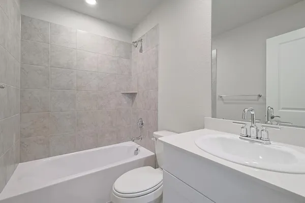 $2,600 | 3305 Chasemoor Drive, Denton, TX 76207