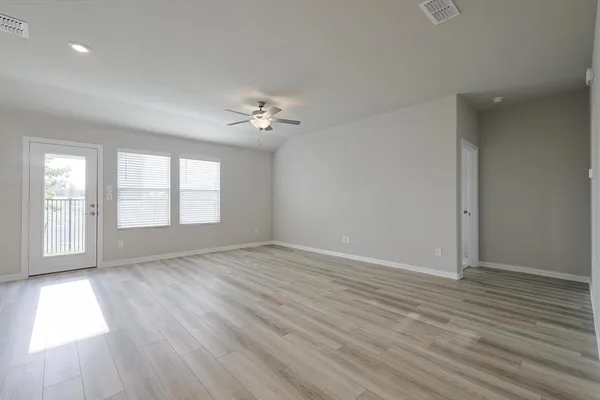 $2,600 | 3305 Chasemoor Drive, Denton, TX 76207