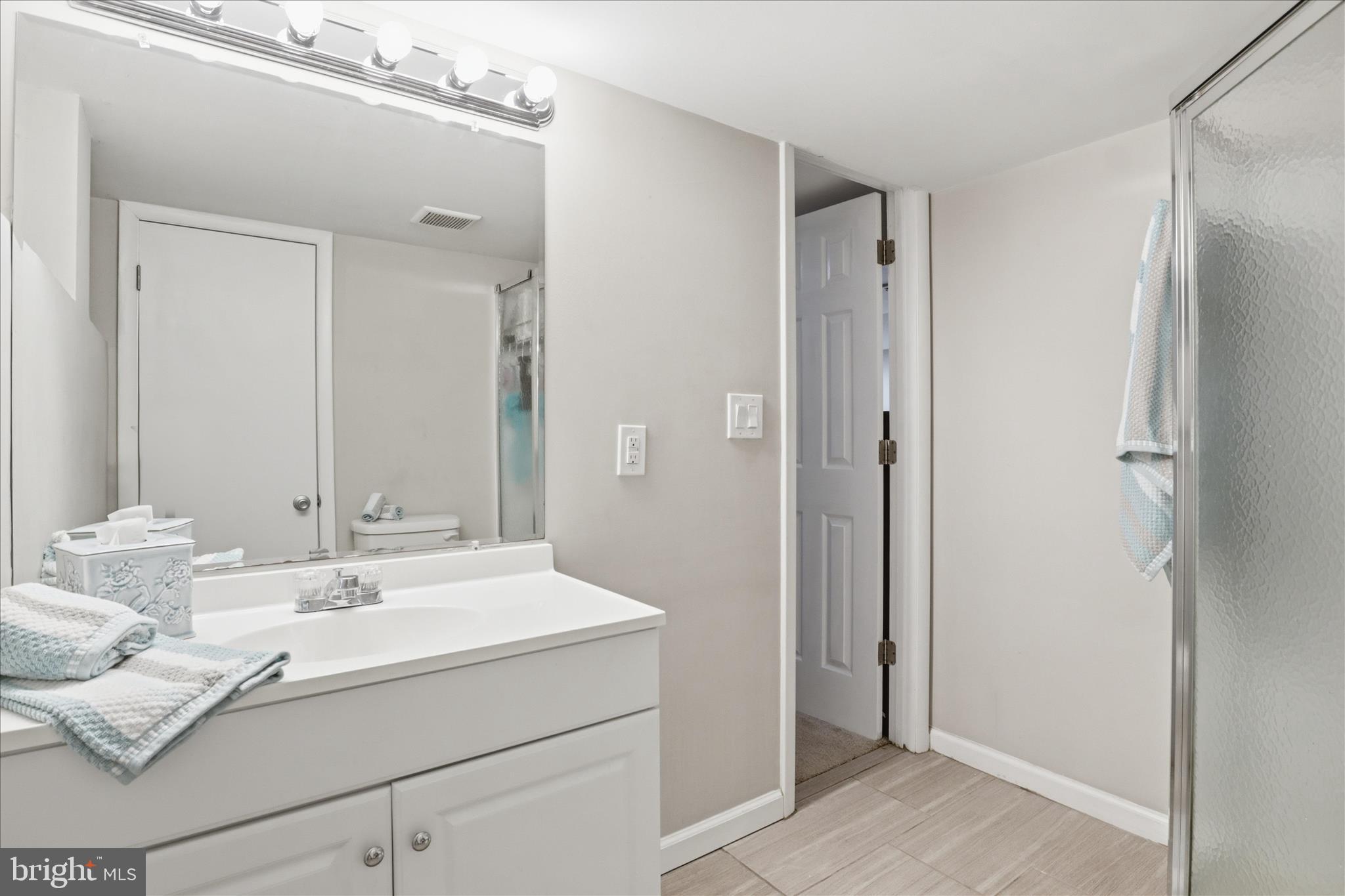 6809 Rolling Road Springfield, VA 22152 - Photo 33 of 50