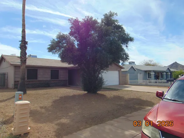 $1,695 | 3329 East Gelding Drive, Phoenix, AZ 85032
