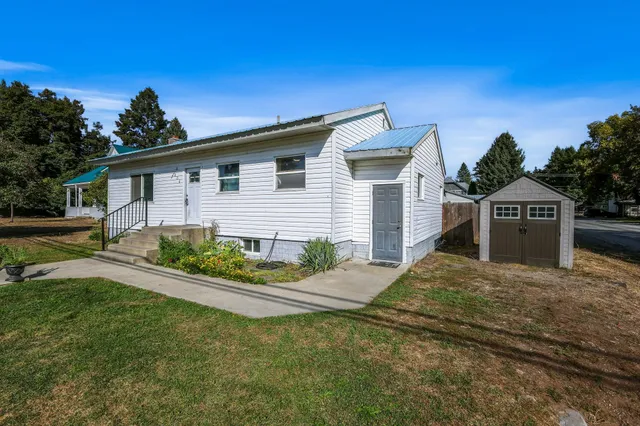 $277,700 | 800 3rd Street, Newport, WA 99156